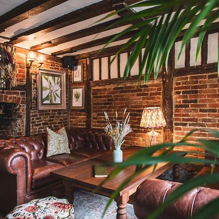 Bel And The Dragon-Odiham Hotel Bagian luar foto