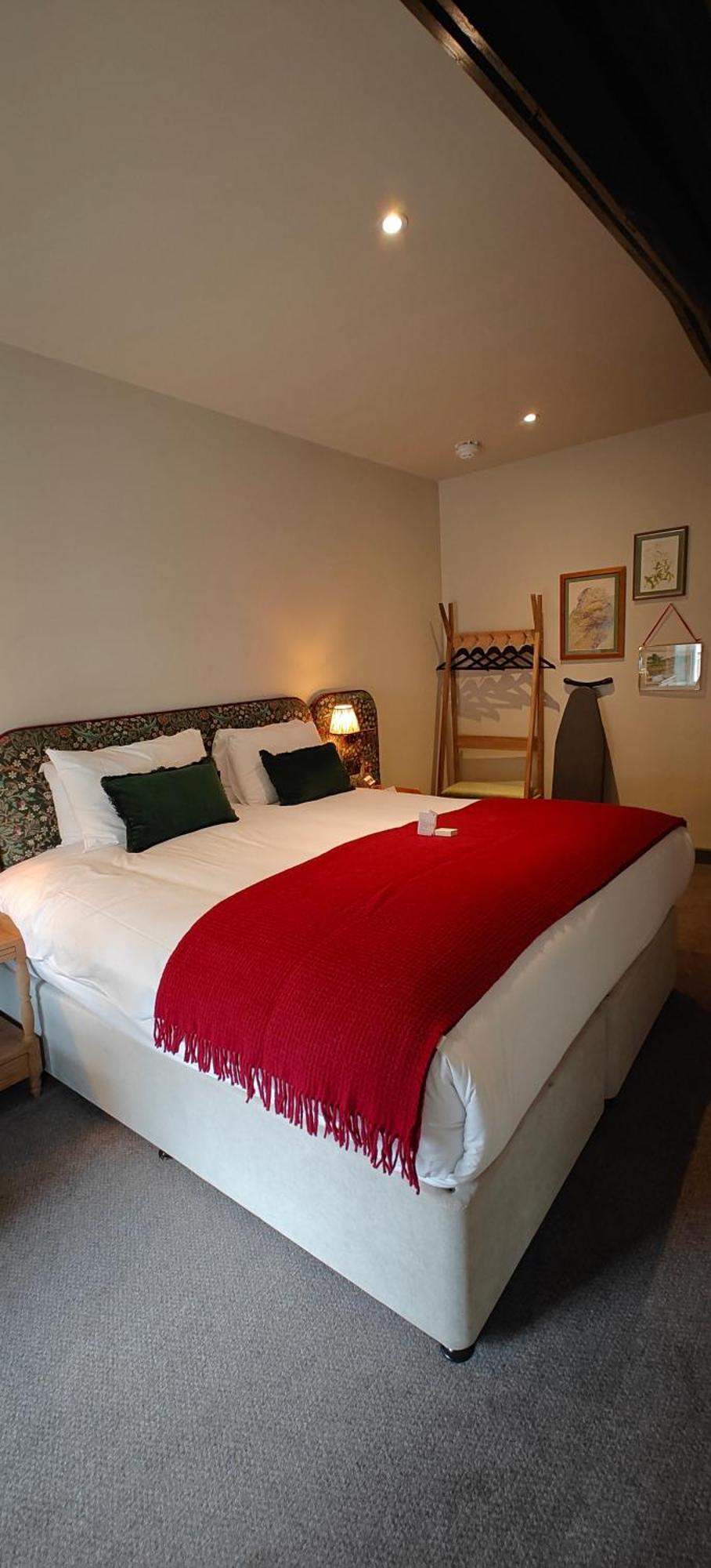 Bel And The Dragon-Odiham Hotel Bagian luar foto