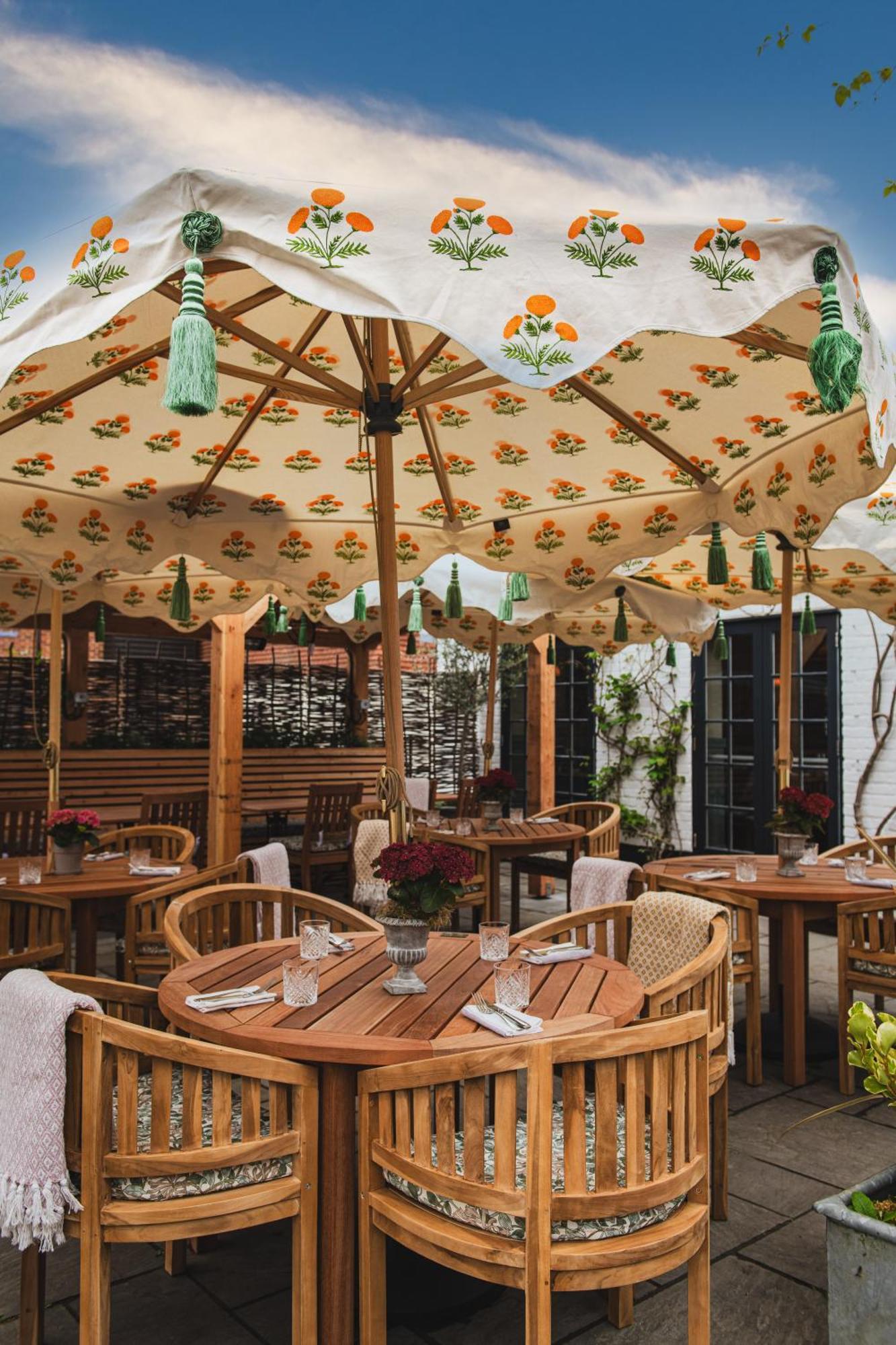 Bel And The Dragon-Odiham Hotel Bagian luar foto