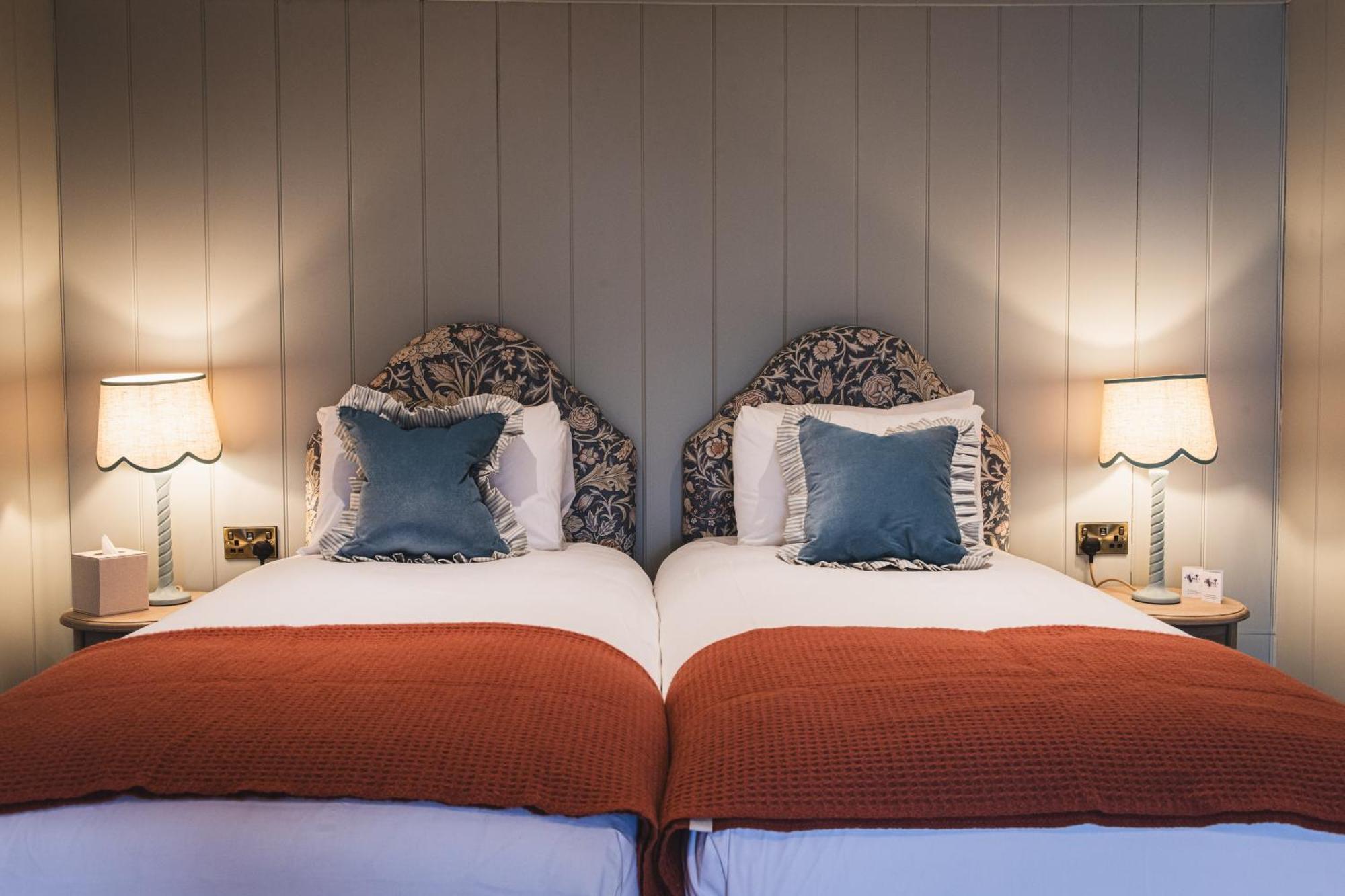 Bel And The Dragon-Odiham Hotel Bagian luar foto