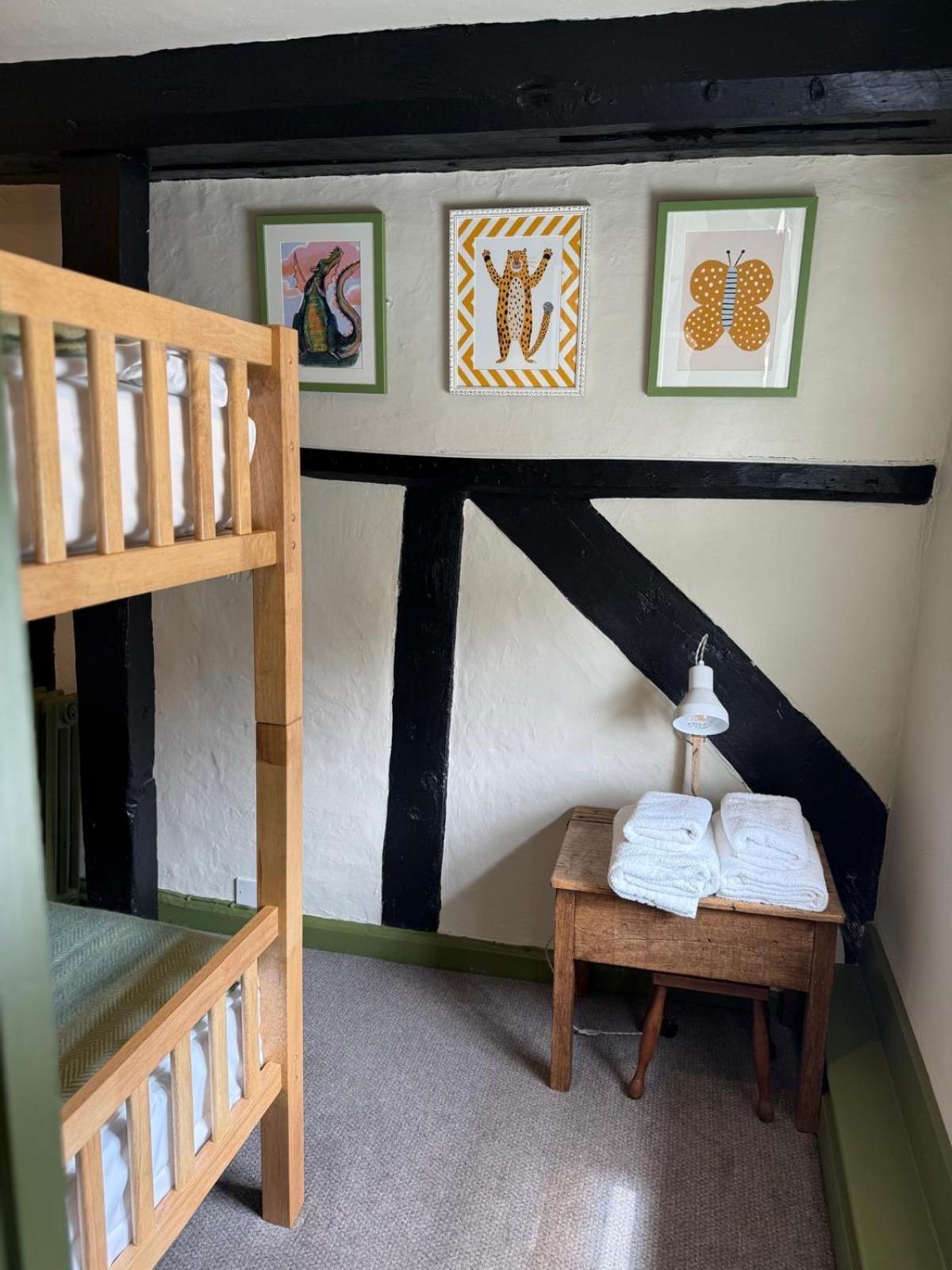 Bel And The Dragon-Odiham Hotel Bagian luar foto
