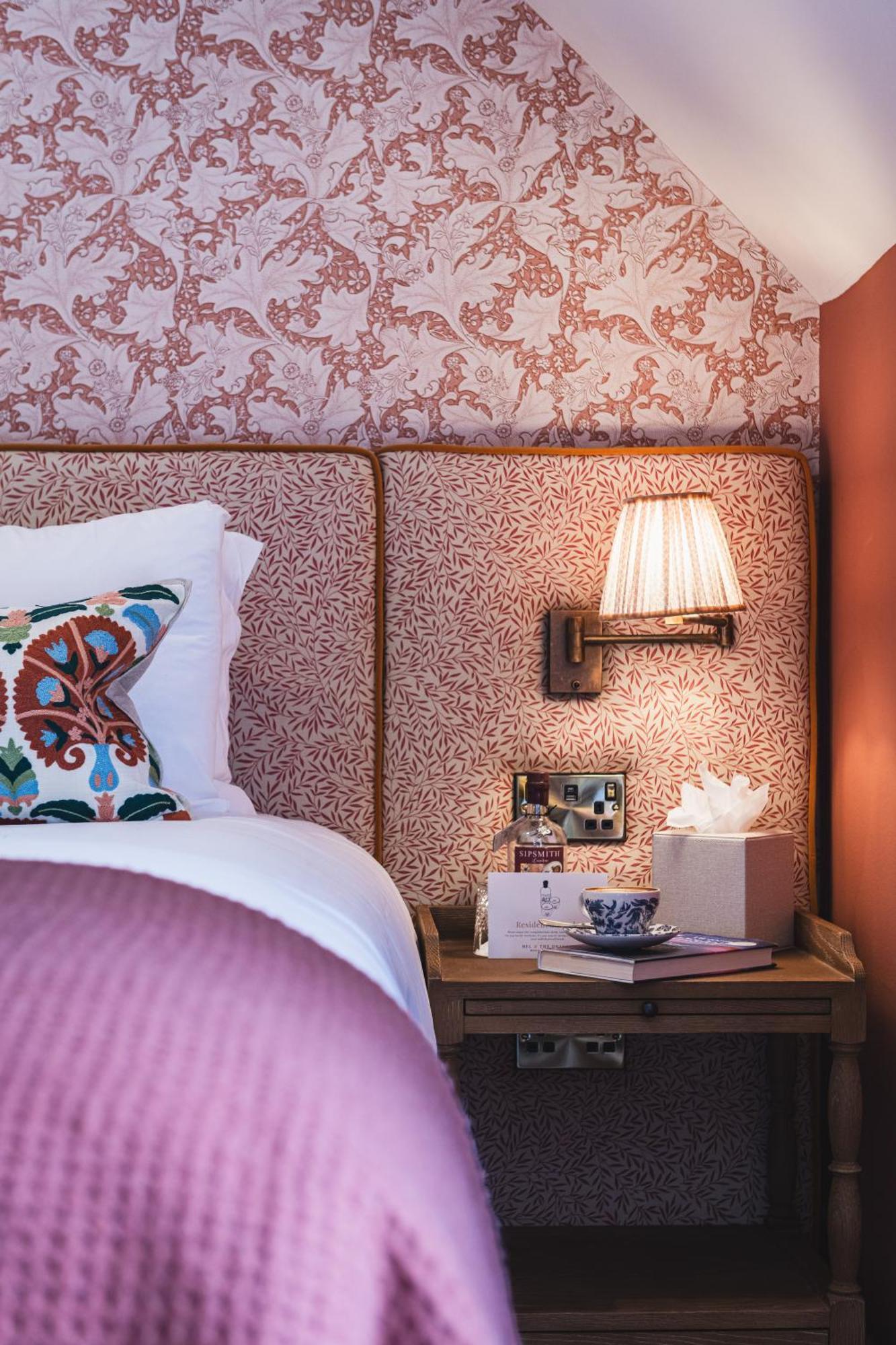 Bel And The Dragon-Odiham Hotel Bagian luar foto