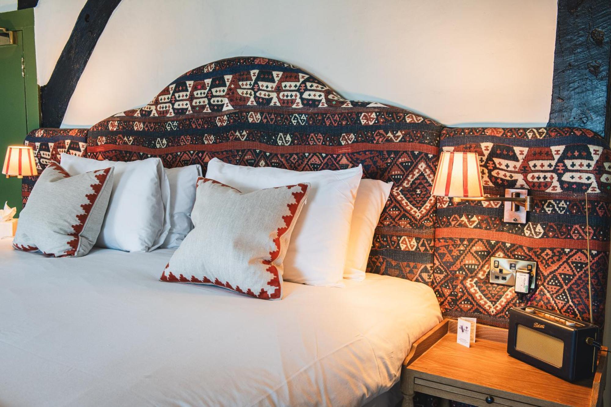 Bel And The Dragon-Odiham Hotel Bagian luar foto