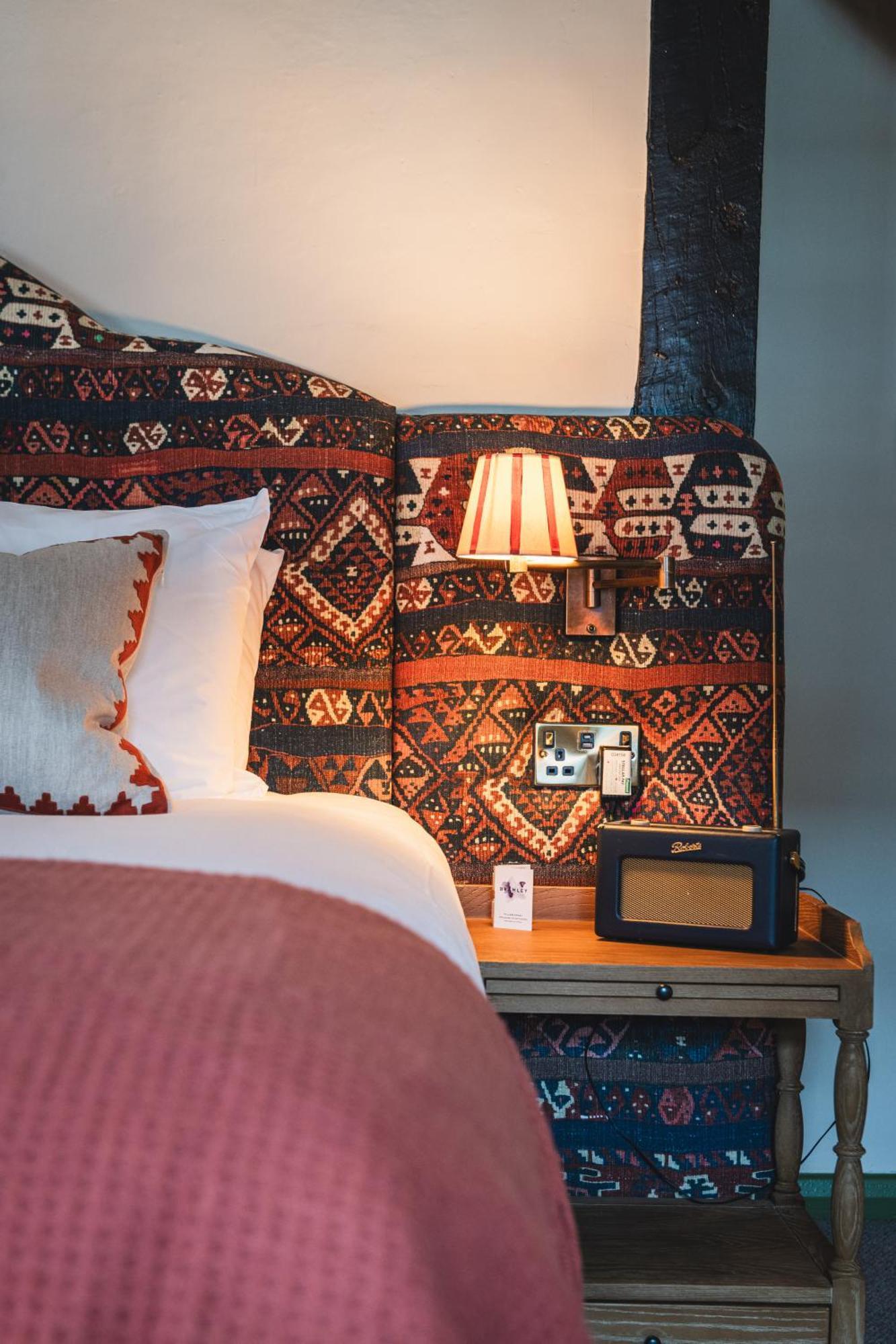 Bel And The Dragon-Odiham Hotel Bagian luar foto