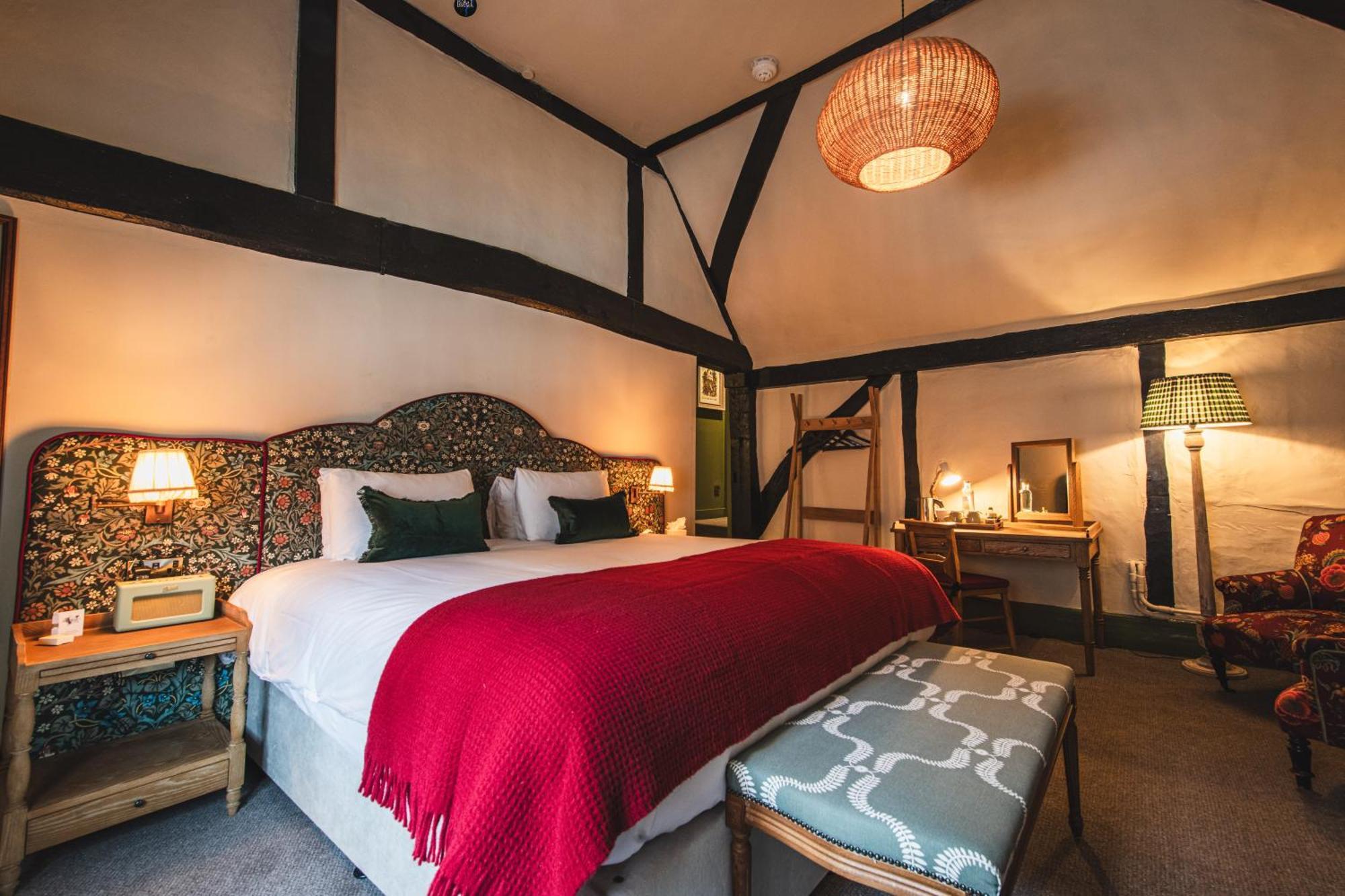 Bel And The Dragon-Odiham Hotel Bagian luar foto