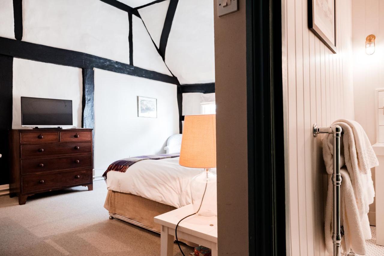 Bel And The Dragon-Odiham Hotel Bagian luar foto